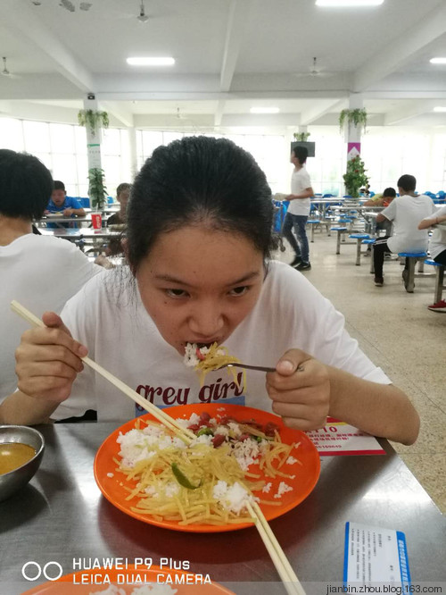 学校食堂 - 泊山客 - 欢欢家庭博客
