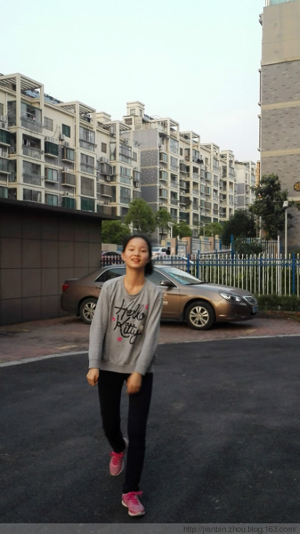 扔实心球 - 泊山客 - 欢欢家庭博客